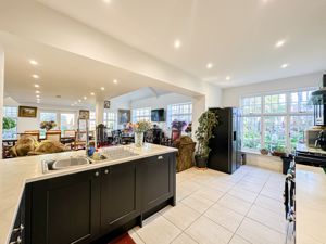 Photo 26- click for photo gallery